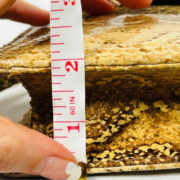 Vintage Python Shoulder Bag with Genuine Snakeskin and Flap Turnlock - Picture 13 of 16